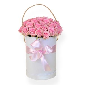 Różowe róże w pudełku - flower-box - Kwiaciarnia KWIATOSTACJA Kraków