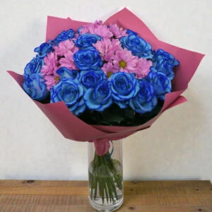 Bukiet niebieskich róż "Dotyk zmierzchu" - Kwiaciarnia KWIATOSTACJA Kraków